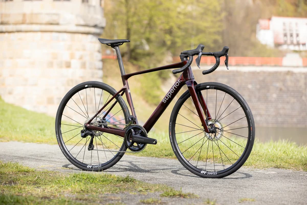 Superior Road 9.7 2025 — карбоновый шоссейный велосипед с Shimano 105 Di2 и карбоновыми колёсами — фото 3