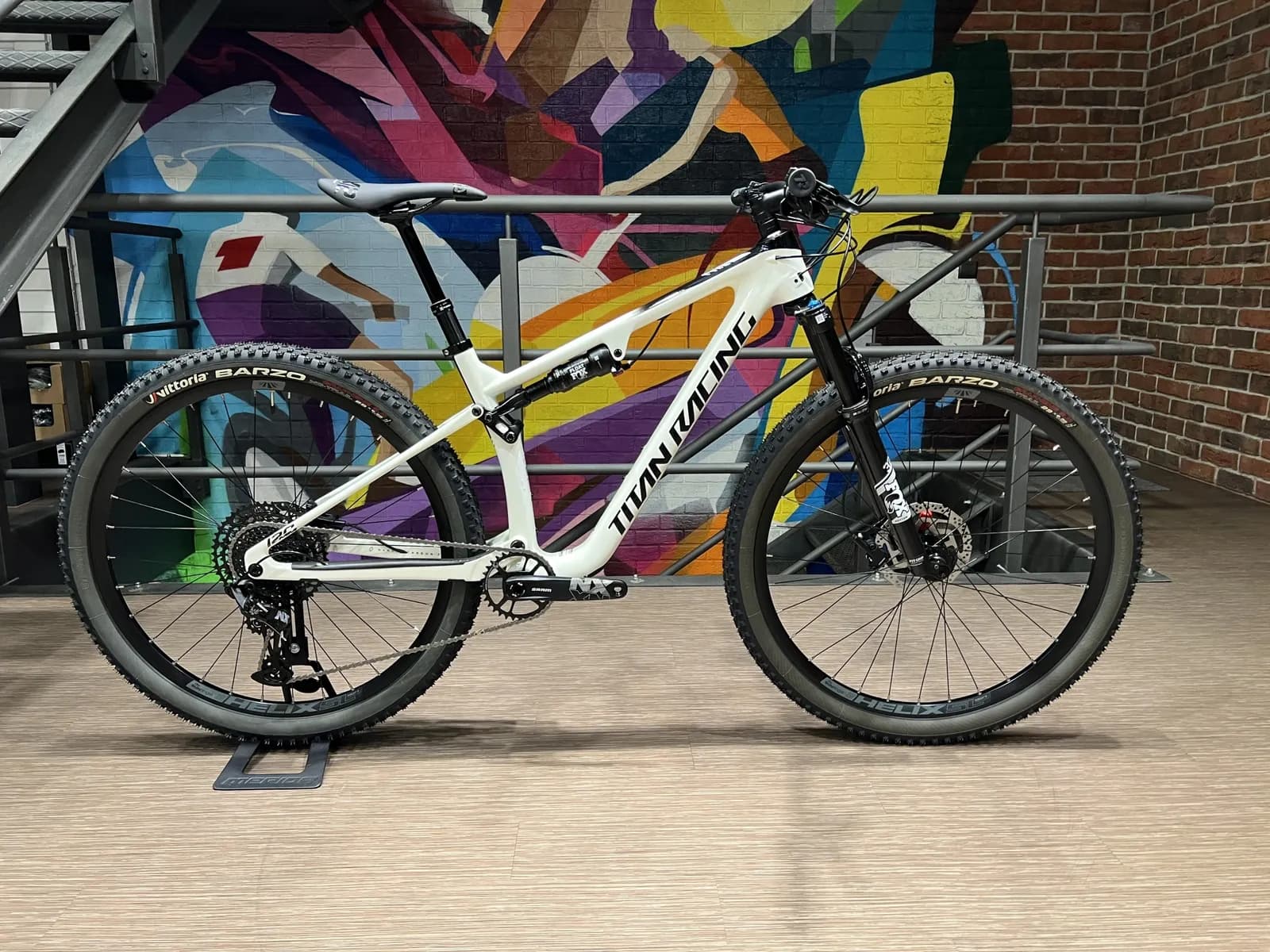 Titan Racing Cypher DC Carbon Expert Artic Snow